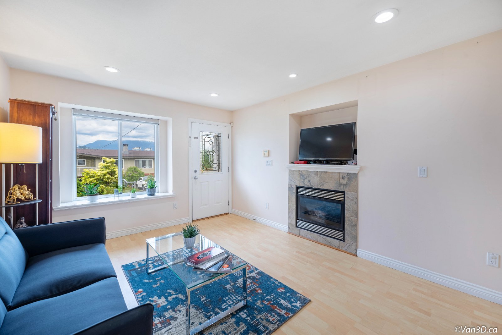 3 Bedroom House for Rent - 5422 Norfolk St, Burnaby, BC 3